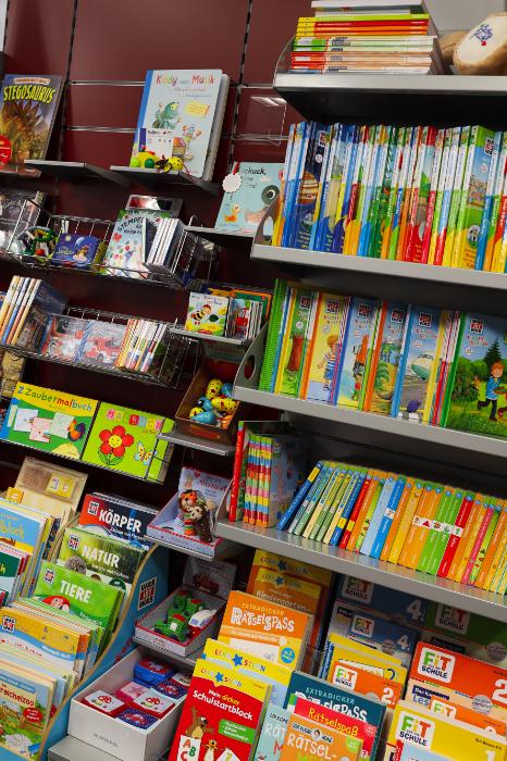Kinderbücher und Spielzeug